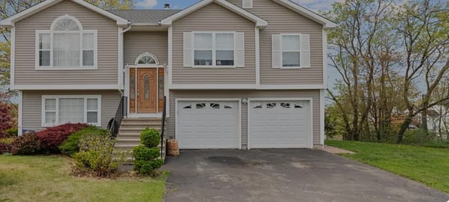 property at 13 Woodcrest Dr