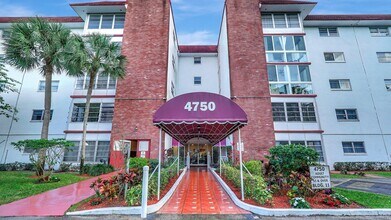 4750 NW 22nd Ct in Lauderhill, FL - Building Photo - Building Photo
