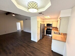 800 Nicole Dr in Burleson, TX - Building Photo - Building Photo