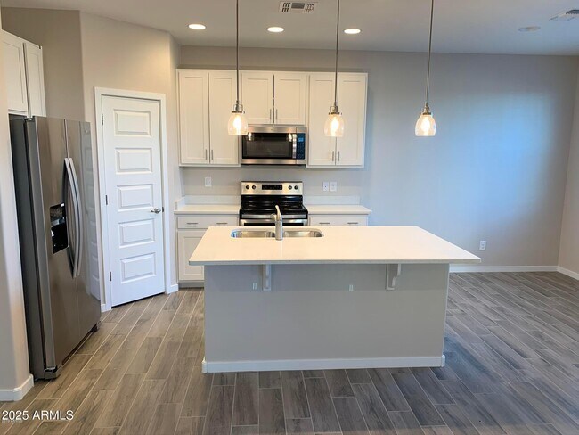 584 W Westchester Ave in Tempe, AZ - Building Photo - Building Photo