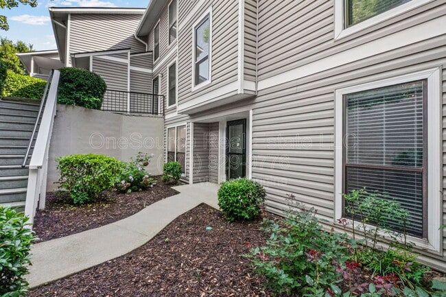 property at 806 Wynnes Ridge Cir