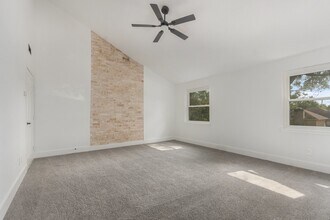 4334 Lake Grove Dr in Seabrook, TX - Building Photo - Building Photo