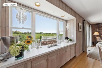 12 Barker Ln in Quogue, NY - Building Photo - Building Photo