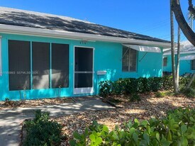 414 9th Ave N in Lake Worth Beach, FL - Building Photo