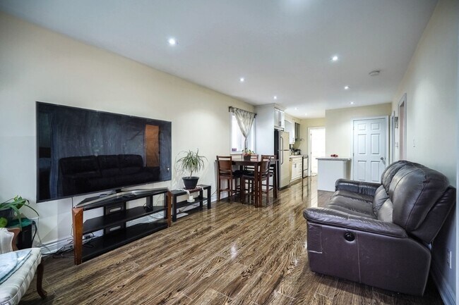 14 Moray Pl in Toronto, ON - Building Photo - Building Photo