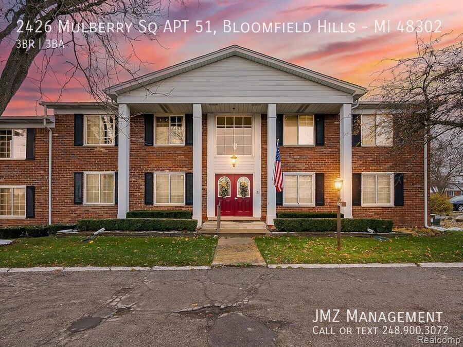 2426 Mulberry Square in Bloomfield Hills, MI - Building Photo