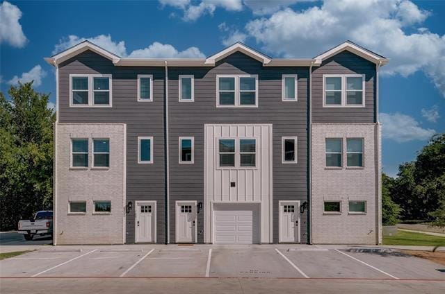 property at 422 S Lillian