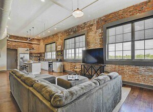 740 E North St in Indianapolis, IN - Building Photo - Building Photo