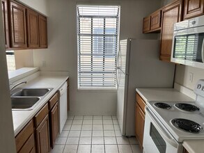 2409 Leon St, Unit 108 in Austin, TX - Building Photo - Building Photo