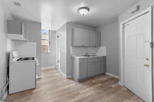 23 Monroe St in Passaic, NJ - Building Photo - Building Photo