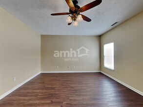 5659 W Woodview Trl in McCordsville, IN - Foto de edificio - Building Photo