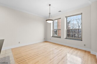 33 Forest Ave in Hawthorne, NJ - Building Photo - Building Photo
