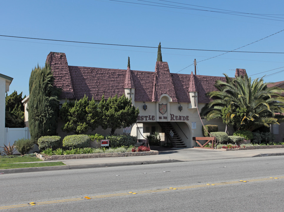 16133 Woodruff Ave in Bellflower, CA - Building Photo