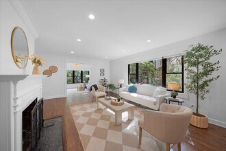 4072 Bunker Ln in Wilmette, IL - Building Photo - Building Photo