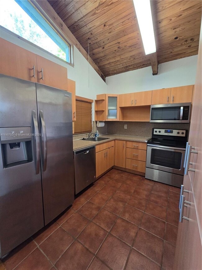 11205 SW 114th Ln Cir in Miami, FL - Building Photo - Building Photo