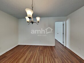 8115 Royal Elm Dr in Blacklick, OH - Foto de edificio - Building Photo