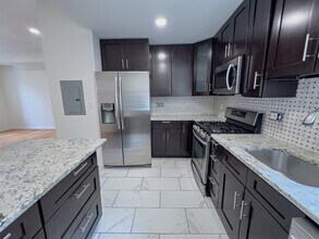 2038 Wallace St in Philadelphia, PA - Building Photo - Building Photo