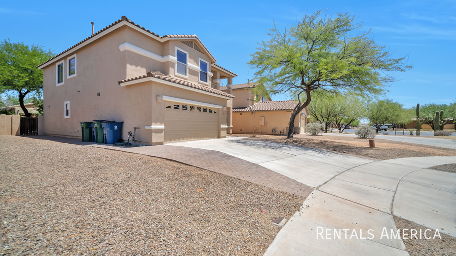 410 W Corte Calza in Sahuarita, AZ - Building Photo