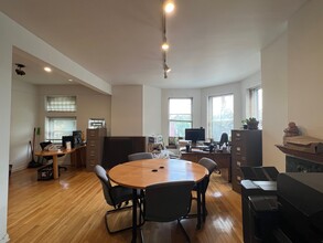 717 W 18th St in Chicago, IL - Building Photo - Interior Photo