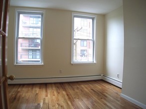 107 Harrison St in Hoboken, NJ - Building Photo - Building Photo