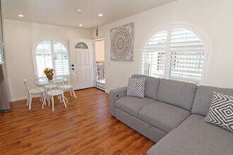 1318 N Hollywood Way in Burbank, CA - Building Photo - Building Photo
