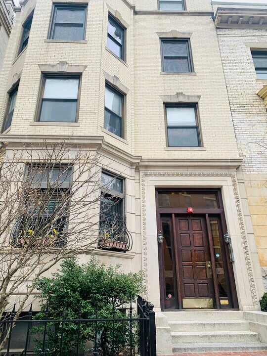 65 Hemenway St, Unit 8 in Boston, MA - Foto de edificio