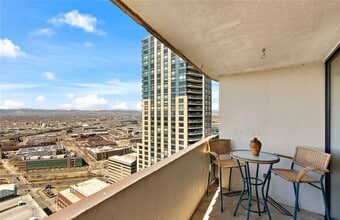 1020 15th St, Unit 40N in Denver, CO - Foto de edificio - Building Photo
