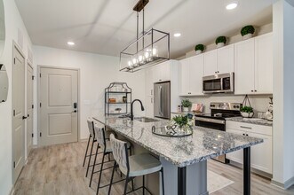 The Tomlin in Snellville, GA - Foto de edificio - Building Photo