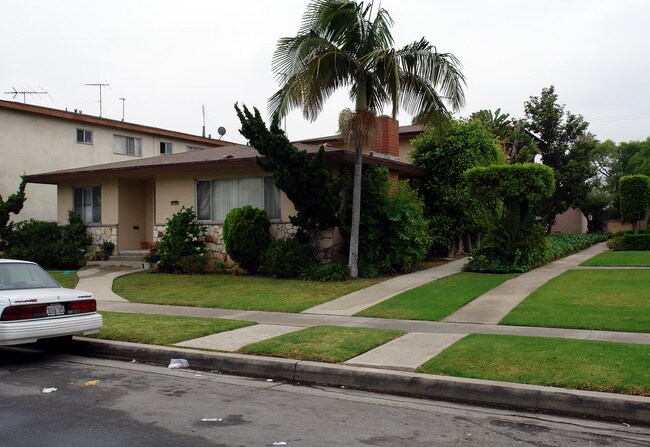 2812 W El Segundo Blvd in Hawthorne, CA - Building Photo - Building Photo