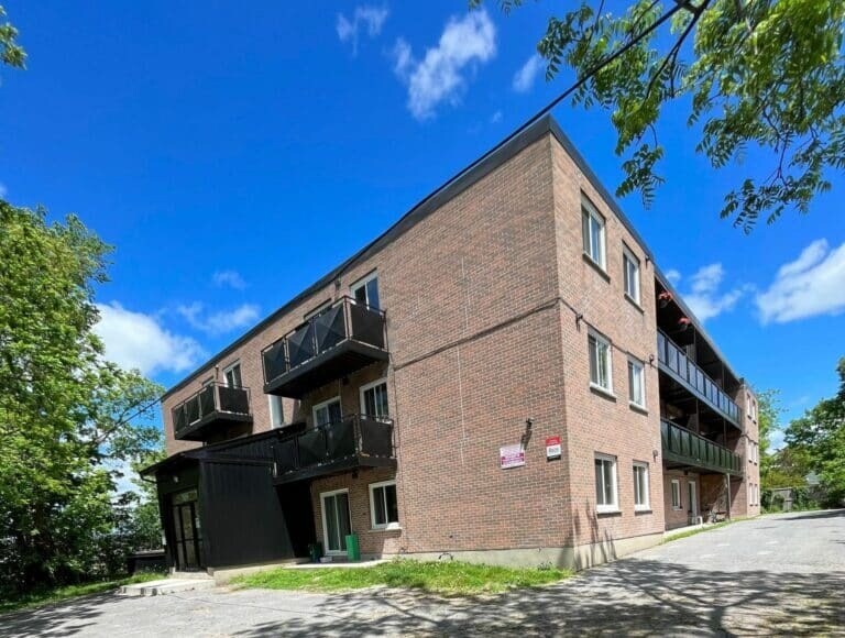 385 Division St in Kingston, ON - Building Photo