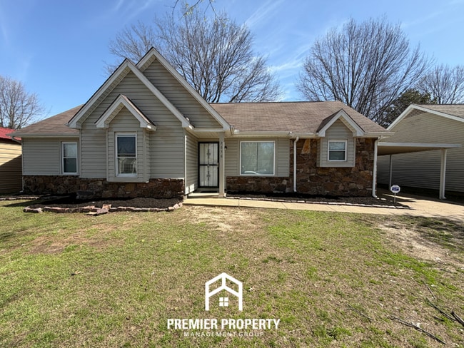 property at 2638 Lakeside Dr