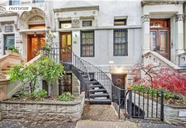 53 W 76th St