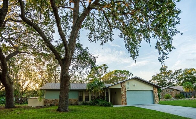 2719 Forest Knoll Dr in Sarasota, FL - Building Photo - Building Photo
