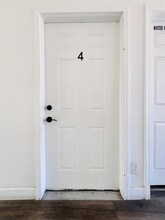 3835 Whittier Blvd, Unit 4 in Los Angeles, CA - Foto de edificio - Building Photo