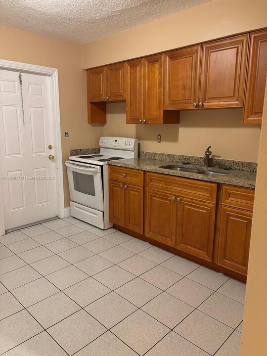 6317 Pierce St in Hollywood, FL - Building Photo