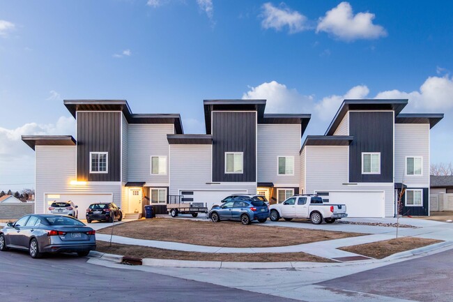 2520 Castle Pines Dr in Great Falls, MT - Building Photo - Building Photo
