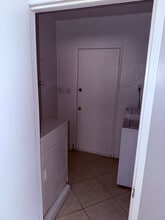 5925 Marka Dr in Las Vegas, NV - Building Photo - Building Photo