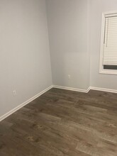 595 Maple Dr in Stone Mountain, GA - Building Photo - Building Photo