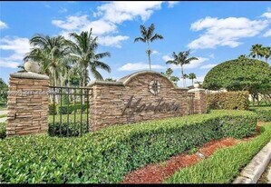 945 NE 34th Ave in Homestead, FL - Building Photo