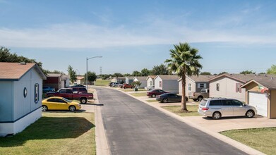 Oak Crest in Austin, TX - Building Photo - Building Photo