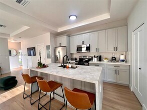 8753 SW 34th St in Miami, FL - Building Photo - Building Photo