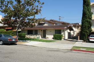 226 N Cedar St in Glendale, CA - Building Photo - Building Photo