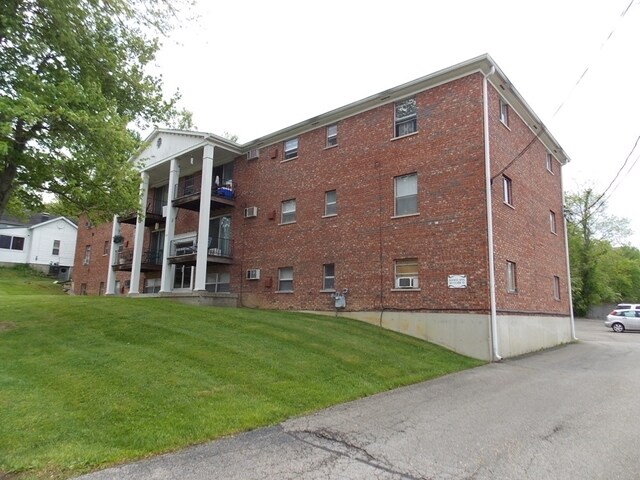 343 Clark St in Batavia, OH - Building Photo