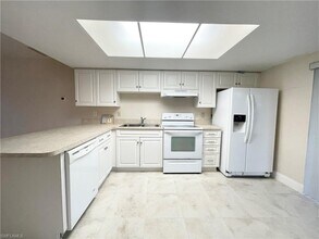 615 SE 14th Terrace in Cape Coral, FL - Building Photo - Building Photo