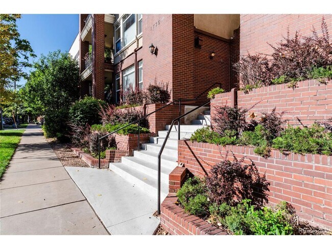 1735 N Ogden St in Denver, CO - Building Photo - Building Photo