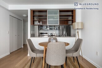 535 W 23rd St in New York, NY - Building Photo - Building Photo