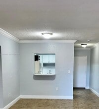 575 W 69th St in Hialeah, FL - Building Photo - Building Photo
