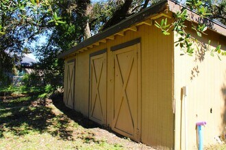 520 Mckee St in Clute, TX - Building Photo - Building Photo