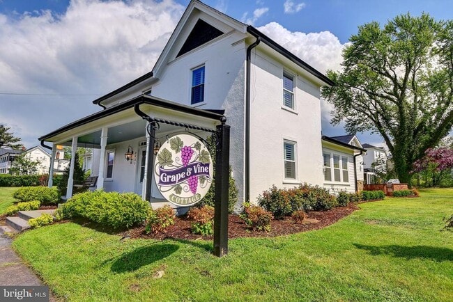 8425 W Main St in Marshall, VA - Building Photo - Building Photo