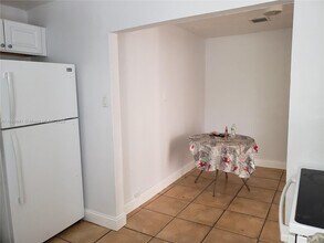 580 NW 95th St in Miami, FL - Building Photo - Building Photo